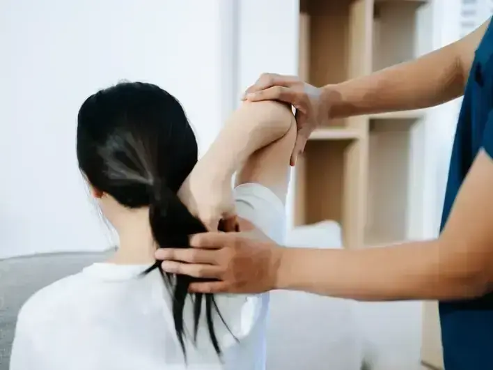 Professional service work by Arrowhead Clinic Chiropractor in Newnan